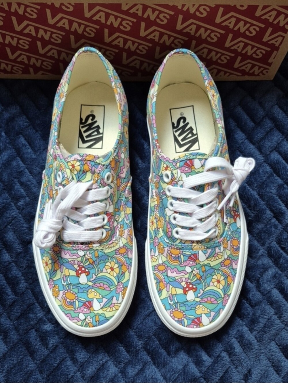 Vans Authentic New Mushroom/Floral Sneakers, Size 6.5 M/8 Women, New In Box